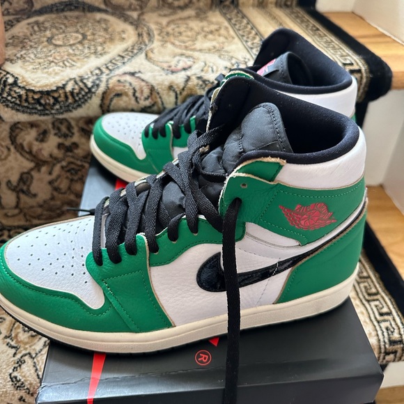 Air Jordan 1 Retro OG “Lucky Green” - Picture 2 of 7